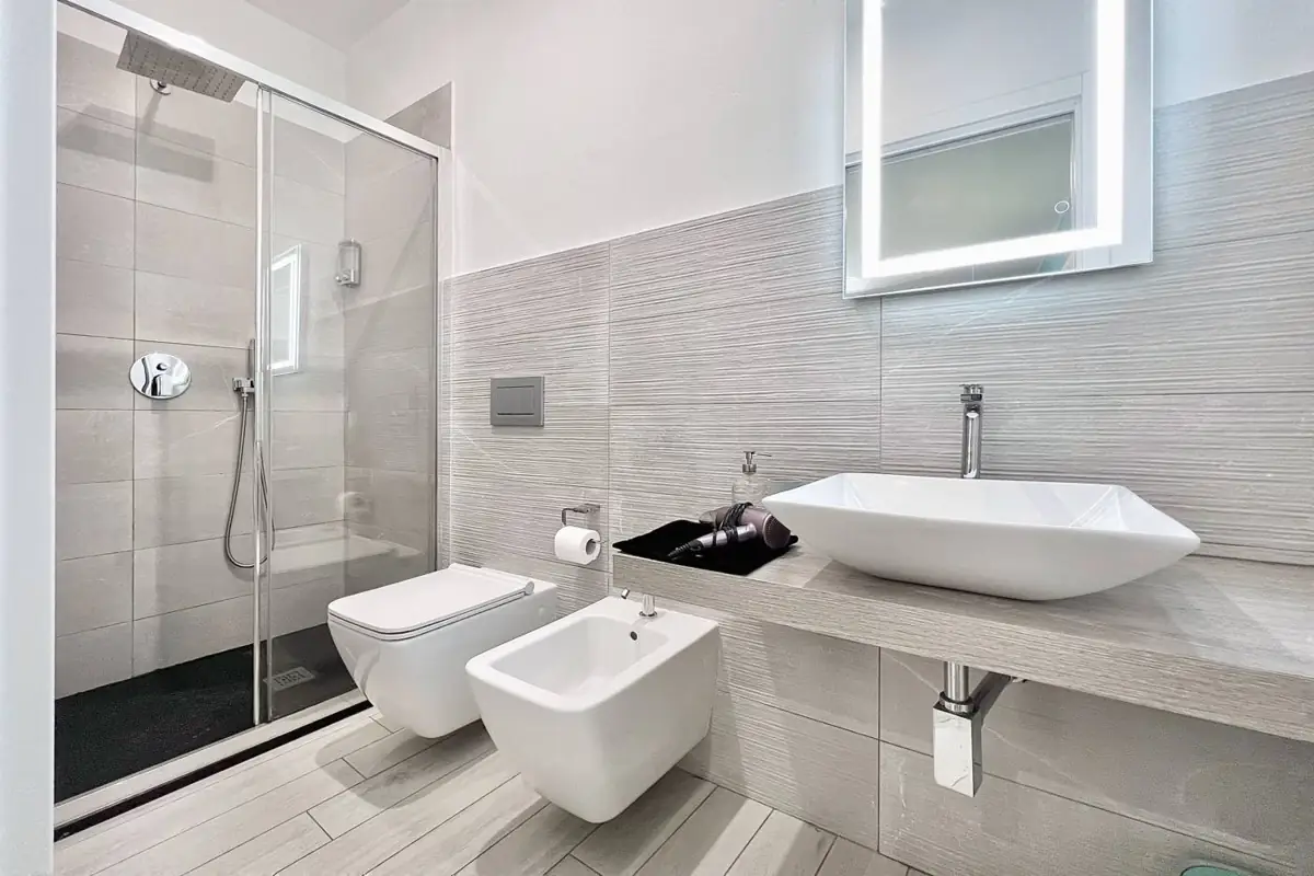 Bagno privato con doccia